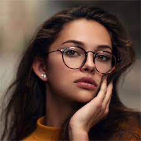 Tops - Picture 15 of 17